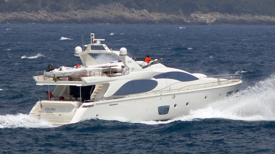 poupee-yacht-exterior