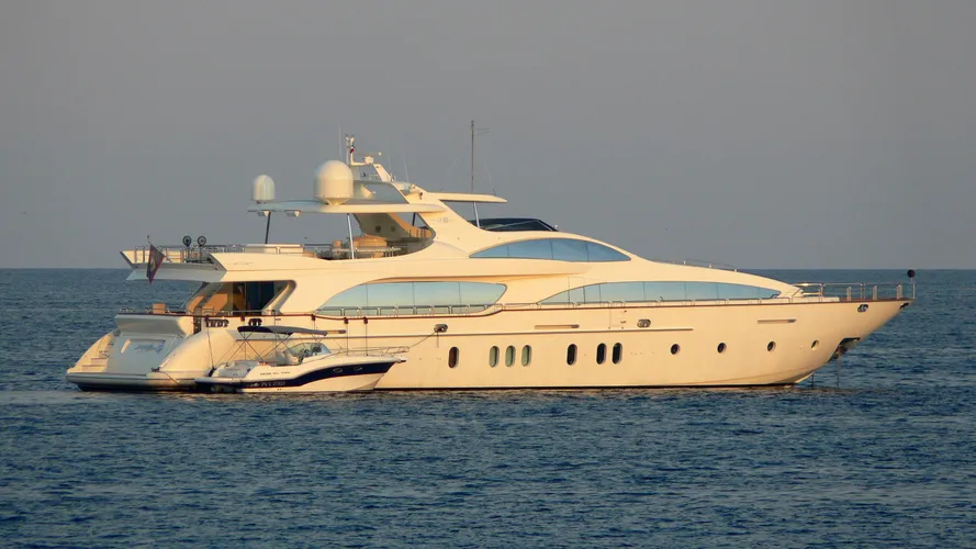 squalo-yacht-exterior