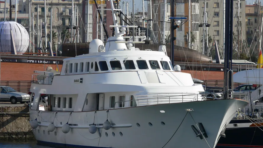 danae-yacht-exterior