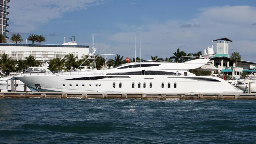 tutto-le-marrane-yacht-exterior