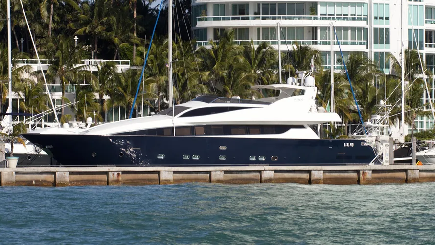 carolina-yacht-exterior