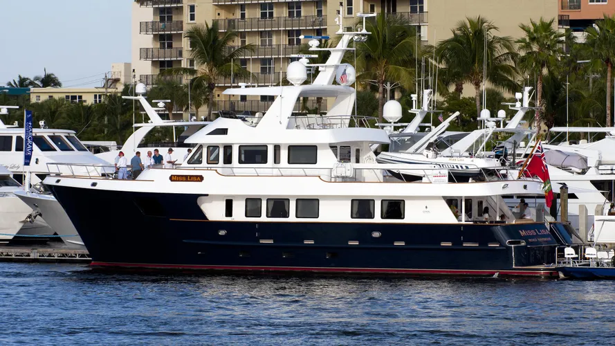 sarah lissa motoryacht citadel yachts aleutian 28m 2009 profile