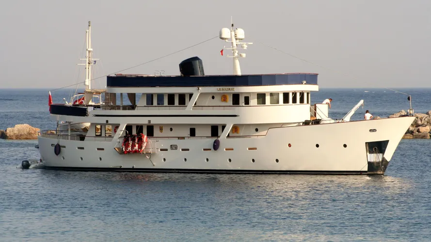 donna del mar la sultane motoryacht aegean yacht 34m 2006 profile