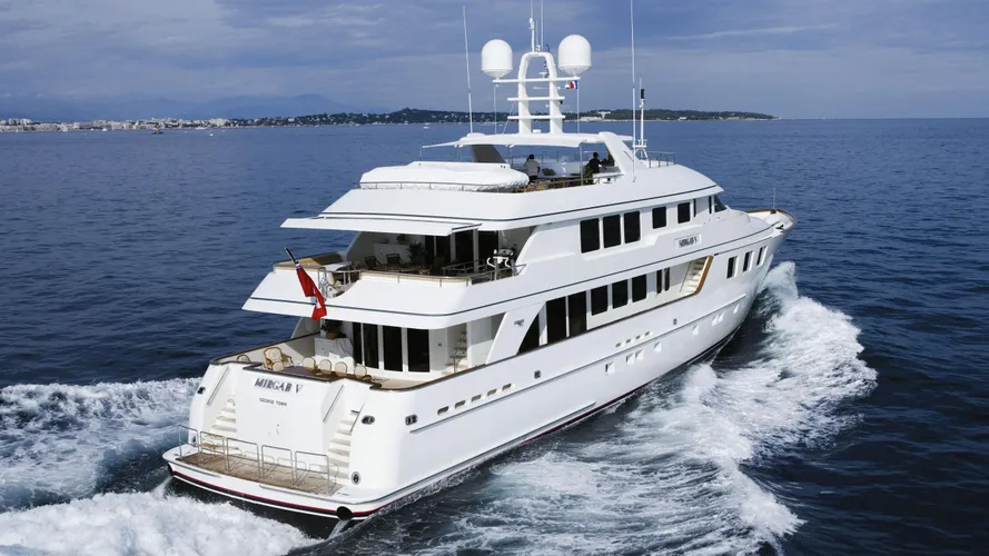 maghreb-v-yacht-cruising