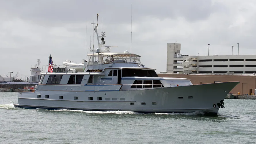 seafari-yacht-exterior