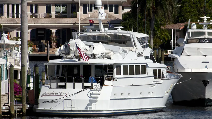 northern-vs-yacht-exterior