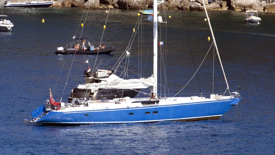 ripple-yacht-exterior