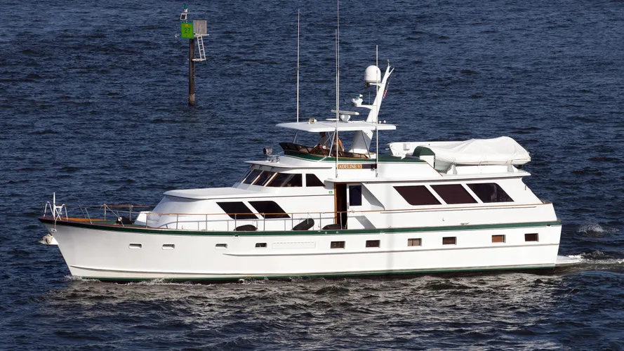 patience motoryacht broward 25m 1982 profile before stern refit