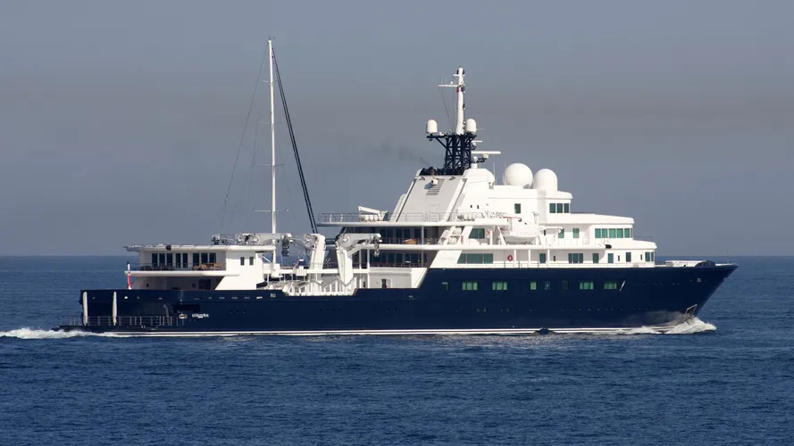 le-grand-bleu-yacht-exterior