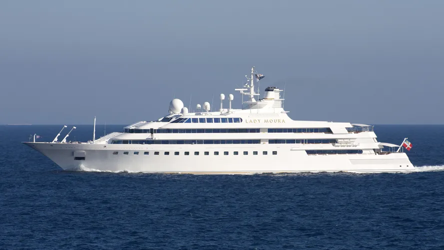 lady-moura-yacht-exterior