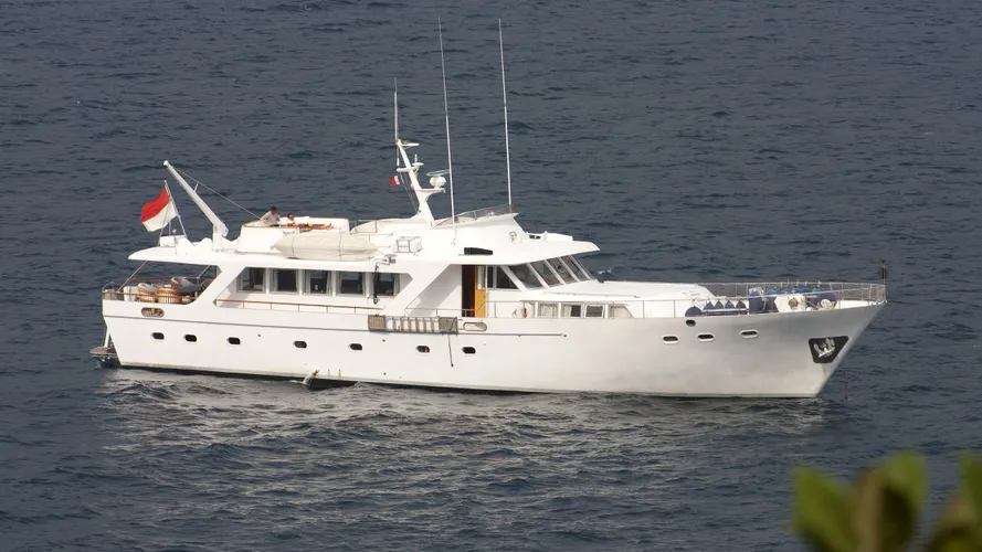 pyxis-yacht-exterior