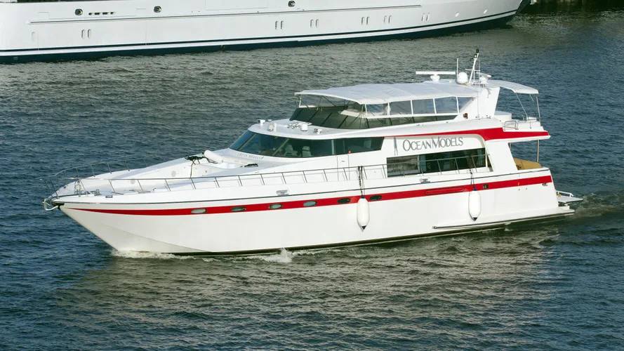 pensees-yacht-exterior