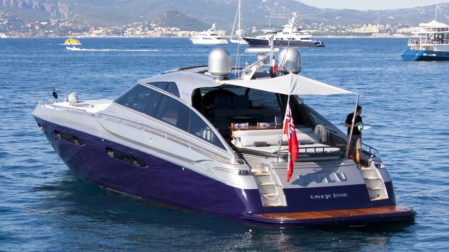 lulu-yacht-exterior