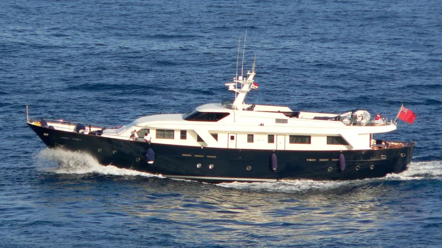 fair-play-ii-yacht-exterior