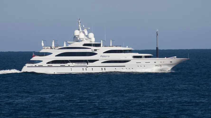 adora-yacht-exterior