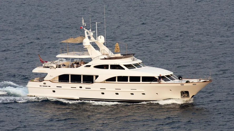 avagliani-yacht-exterior