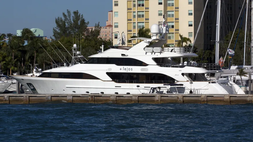 mina lejos motoryacht benetti classic 37m 2010 profile