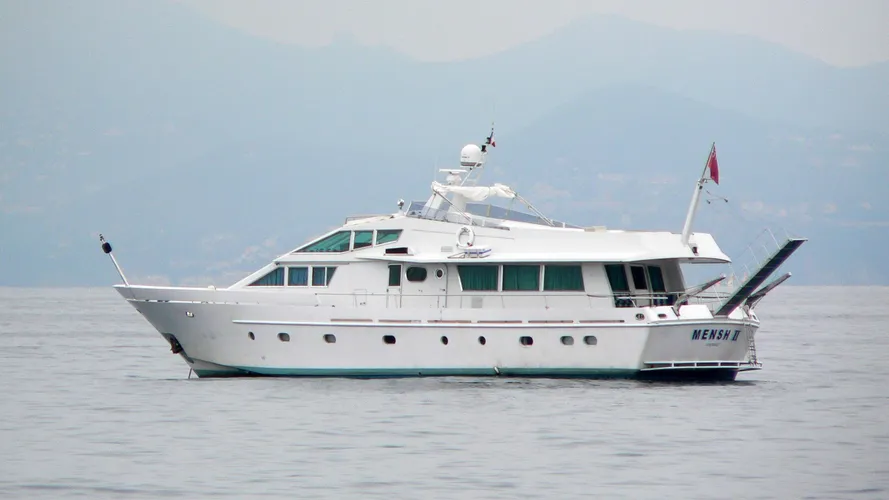 mensh ii motoryacht benetti 24m 1983 half stern
