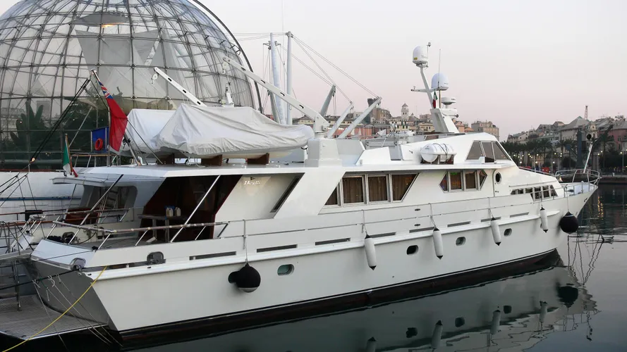 nashira-lamtha-yacht-exterior