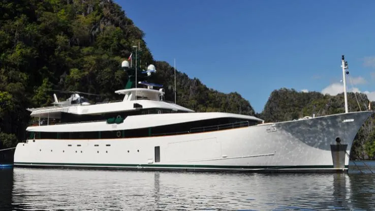 ark-angel-yacht-exterior