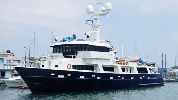 super yacht lestralaur