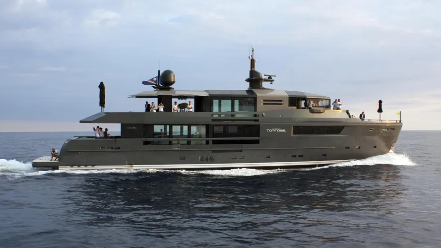 tortoise motoryacht arcadia yachts 115 2015 35m profile