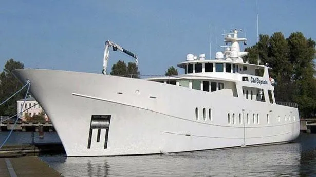 Super Yacht Old Captain
