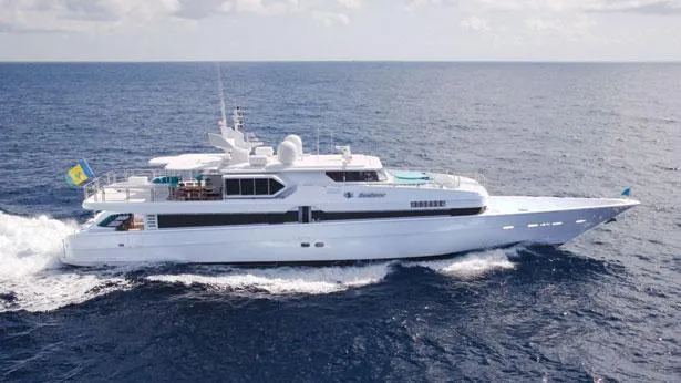 azura echo beeliever motoryacht oceanfast profile before refit