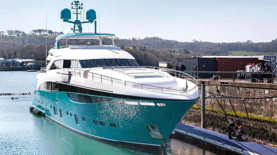 odyssey anka motoryacht princess yachts 40m 2015 half profile