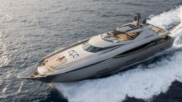 Super Yacht Fusion