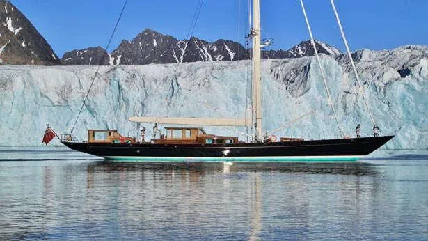 Sailing Yacht Pumula side view