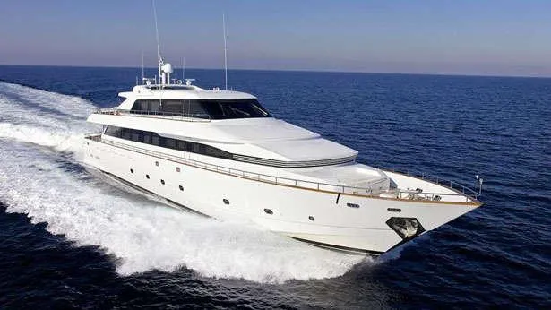 super-yacht-let-it-be