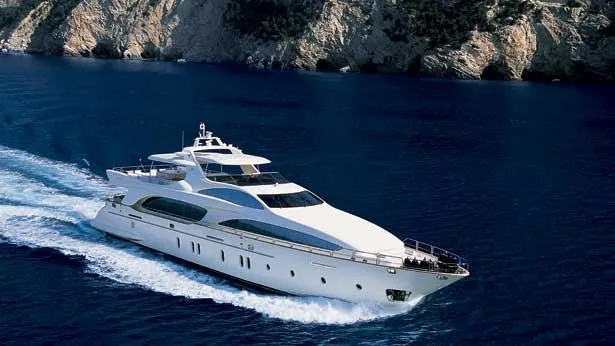 super-yacht-tail-lights