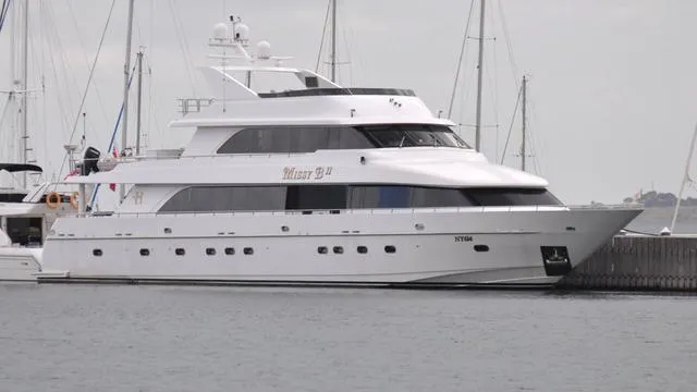 super-yacht-missy-b-ii