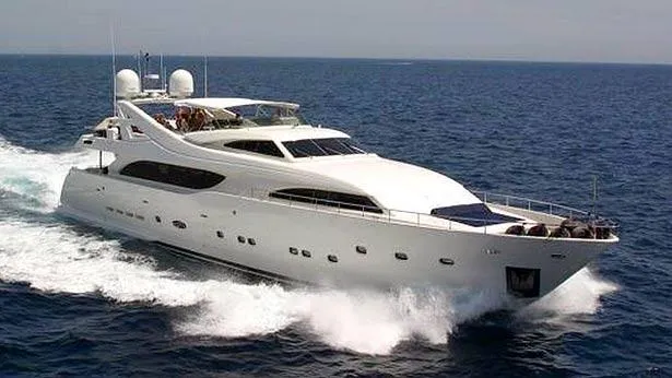 super-yacht-mamai