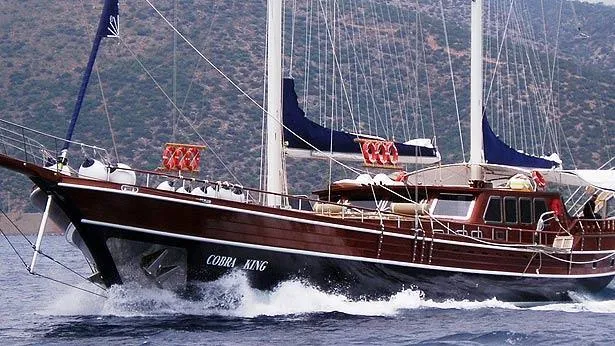 super-yacht-cobra-king