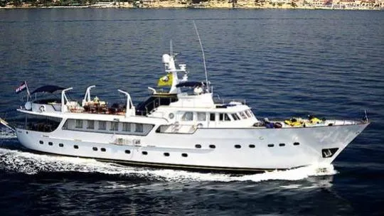 super-yacht-le-mirage