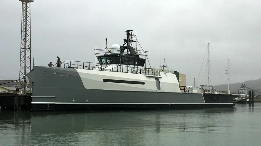 yacht-advantage-exterior