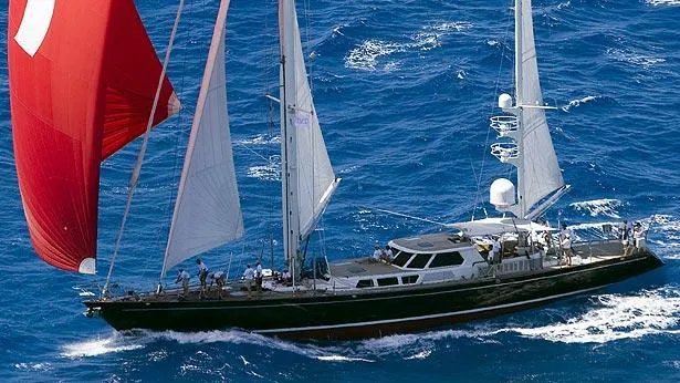 super-yacht-avalon