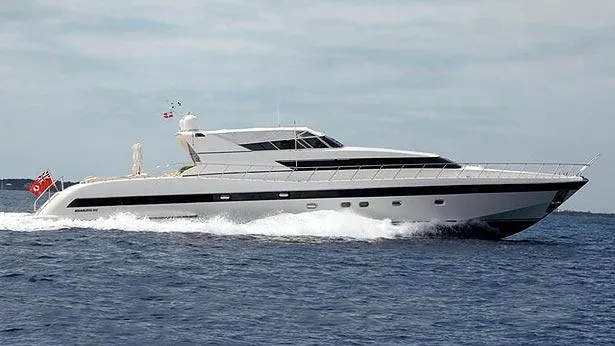 super-yacht-xoxo