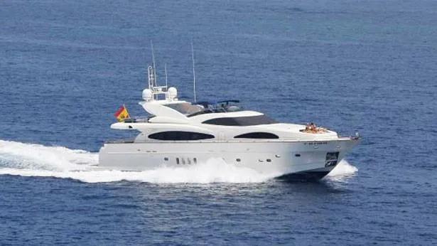 super-yacht-wind-song-vi