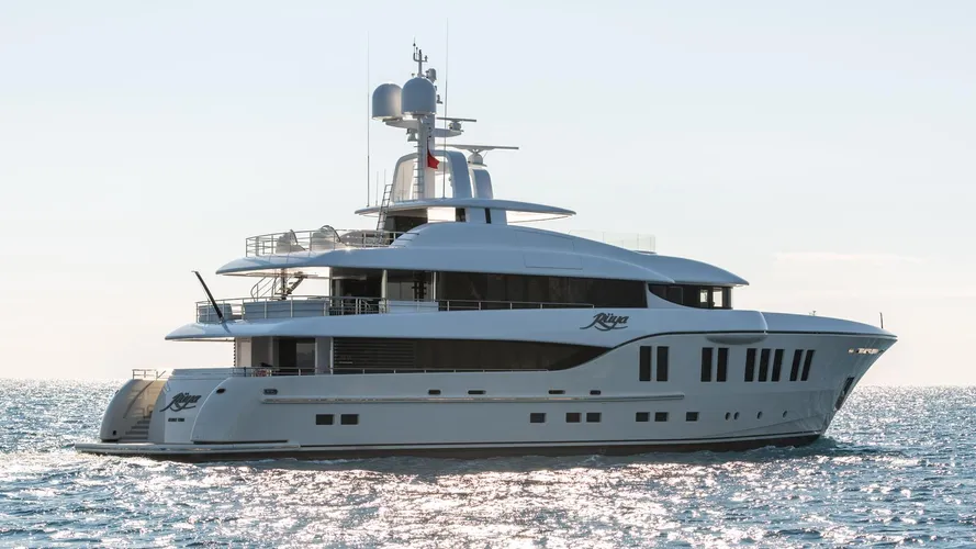 ruya-yacht-profile-exterior