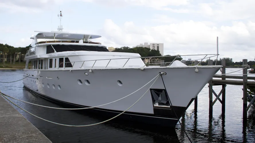 christensen-rusalka-1994-motor-yacht