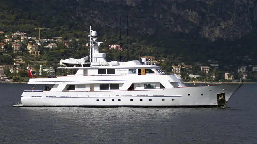 carp-navi-commitment-38m-1989-motor-yacht-profile