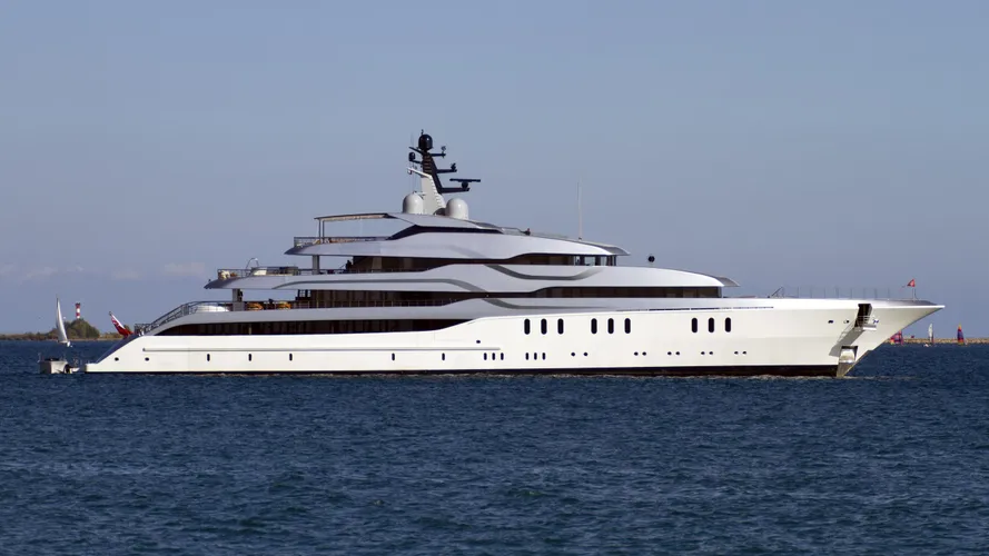 feadship-802-tango-2011-78m-eidsgaard-design-motor-yacht-profile