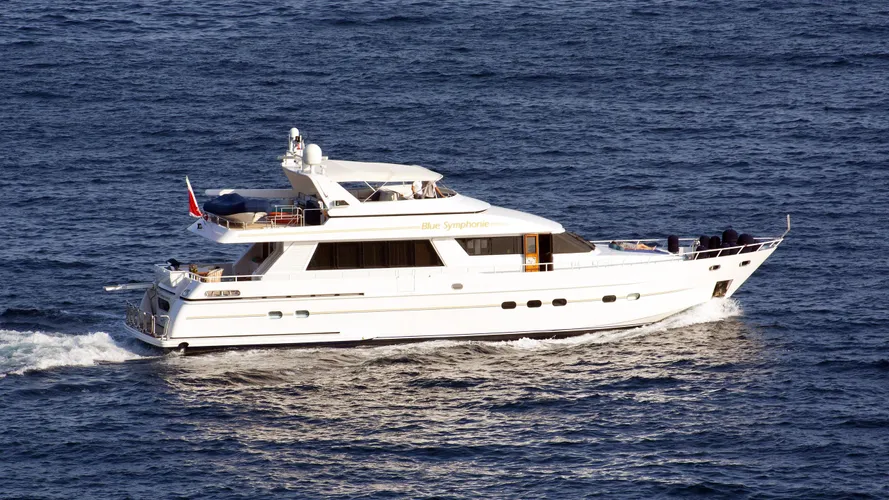 blue-symphonie-motor-yacht-moonen-83-1995-25m-cruising