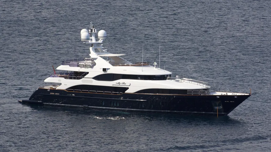 my-sisa-motor-yacht-benetti-2010-44m-profile