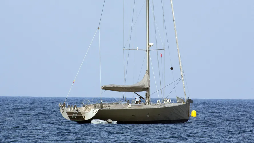 virtuelle-sailing-yacht-tencara-1999-24m-half-profile
