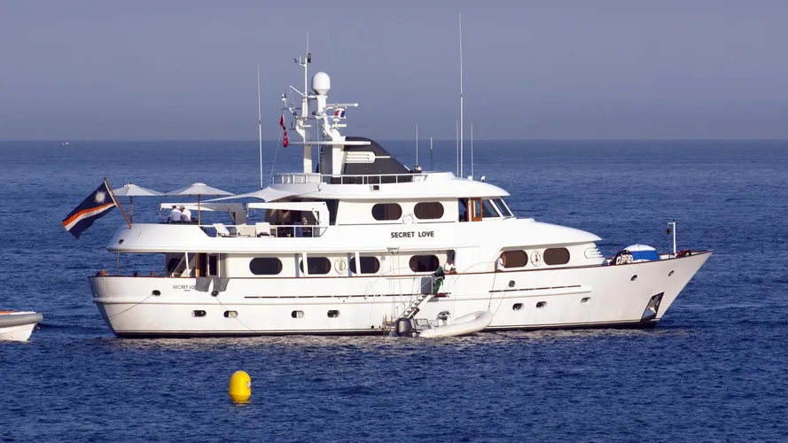 secret-love-motor-yacht-amels-1990-36m-cruising