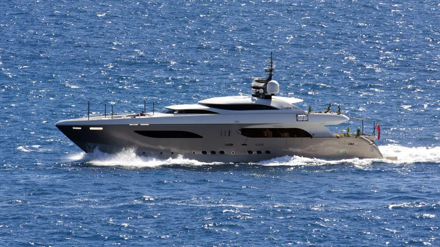 tatii-motor-yacht-tamsen-2009-40m-cruising